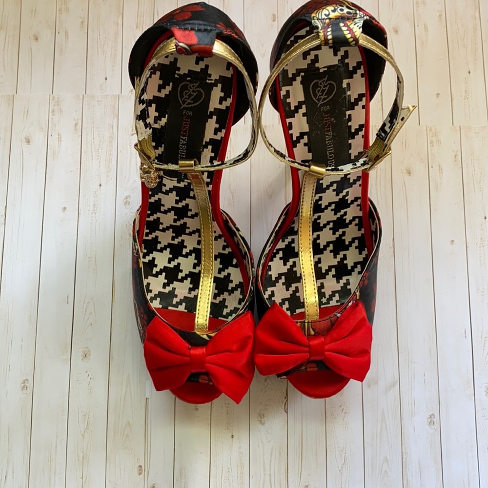 JUSTFAB Dorothy Skull Print Platform Heels